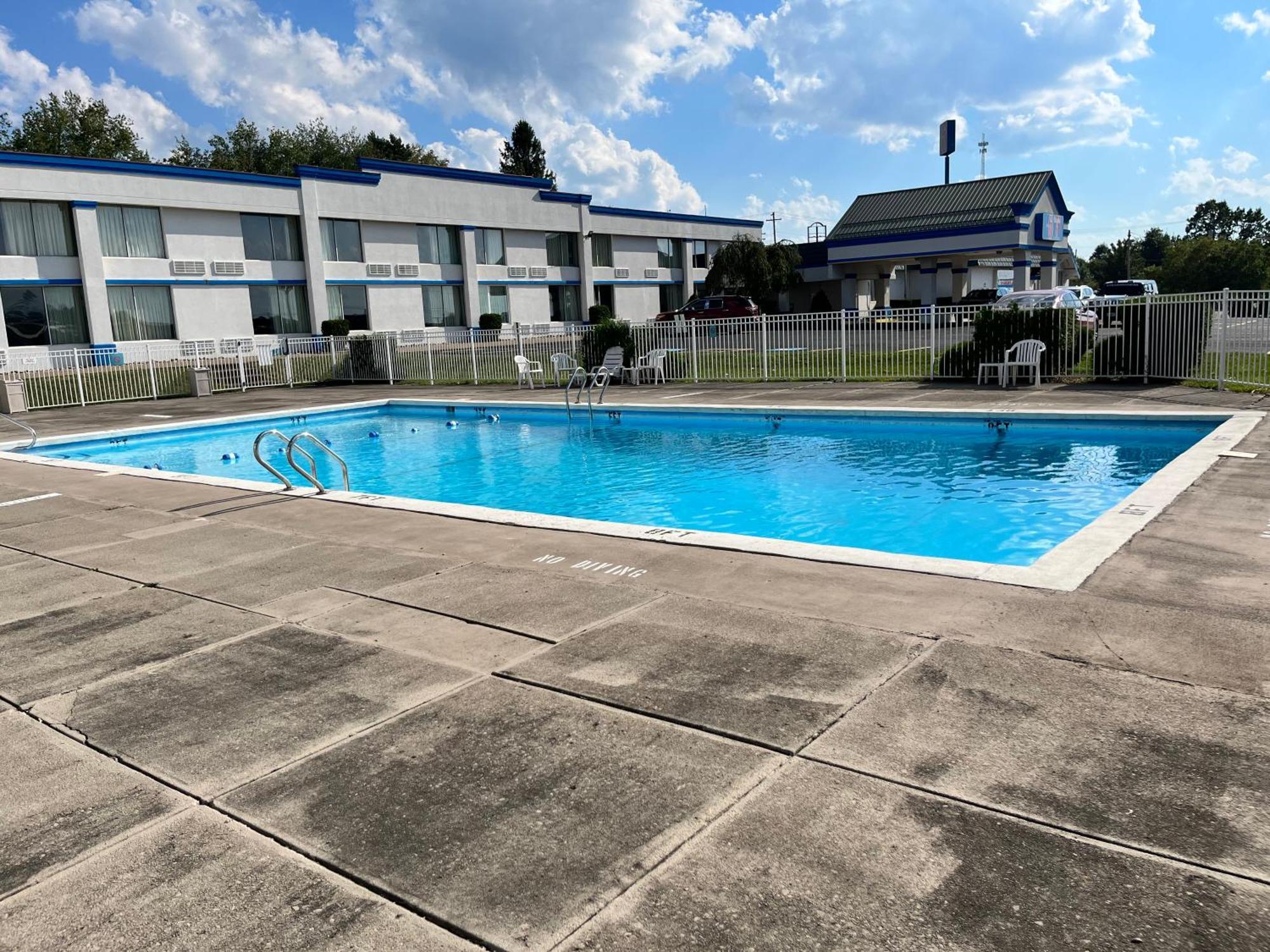 Studio 6 Suites Clarion, Pa Exterior photo